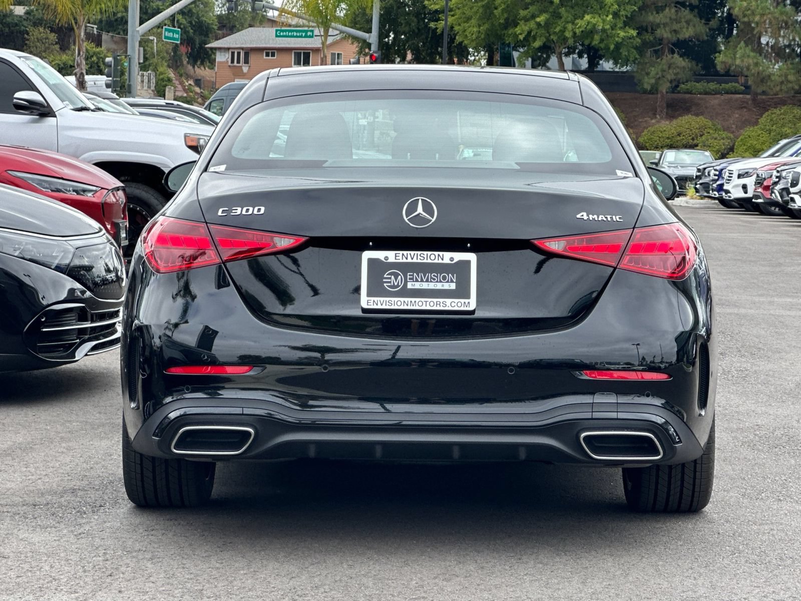 Used 2025 Mercedes-Benz C 300 4MATIC Sedan image 4