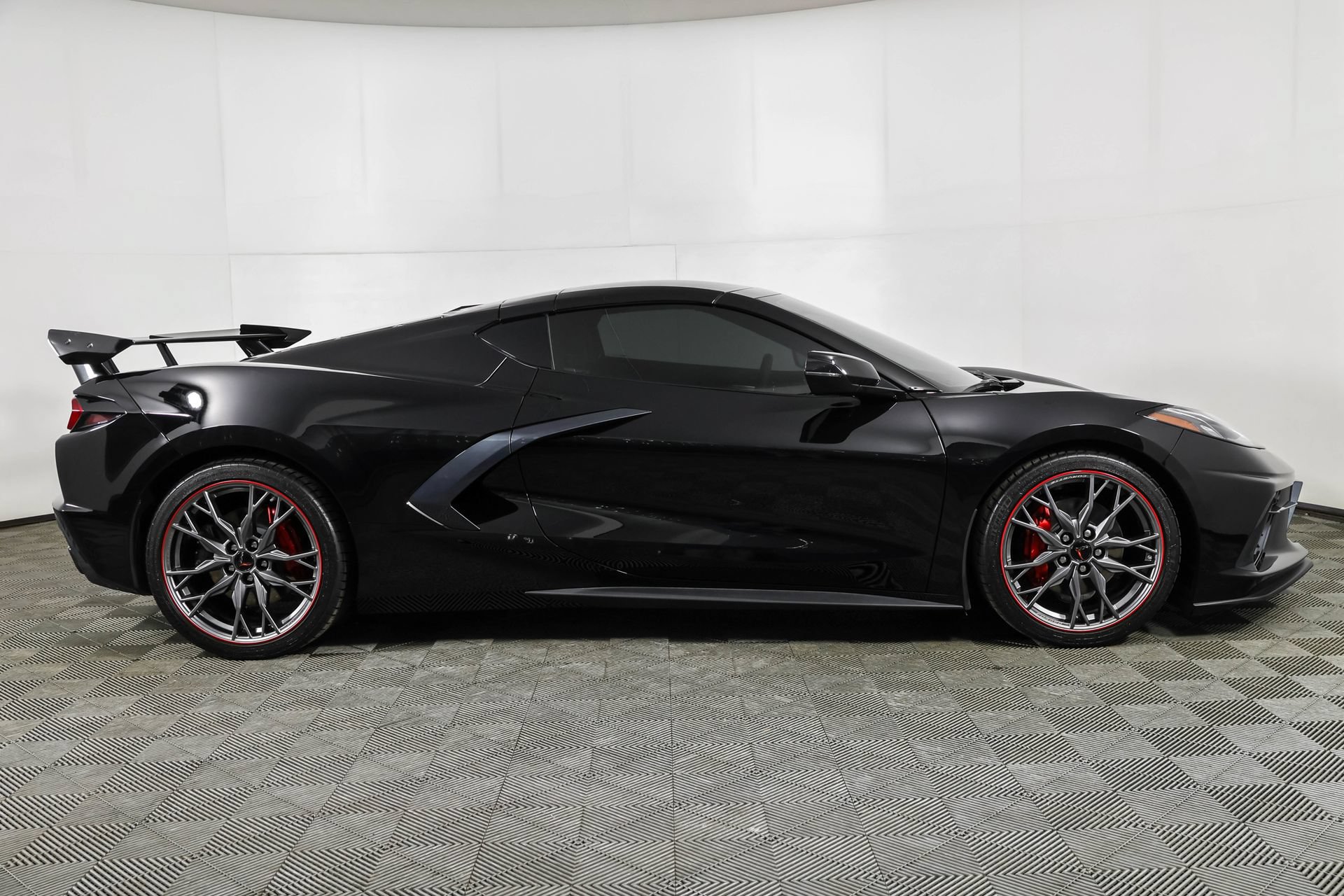 Used 2023 Chevrolet Corvette Stingray Preferred Cpe w/ Battery Protection Package RWD image 17