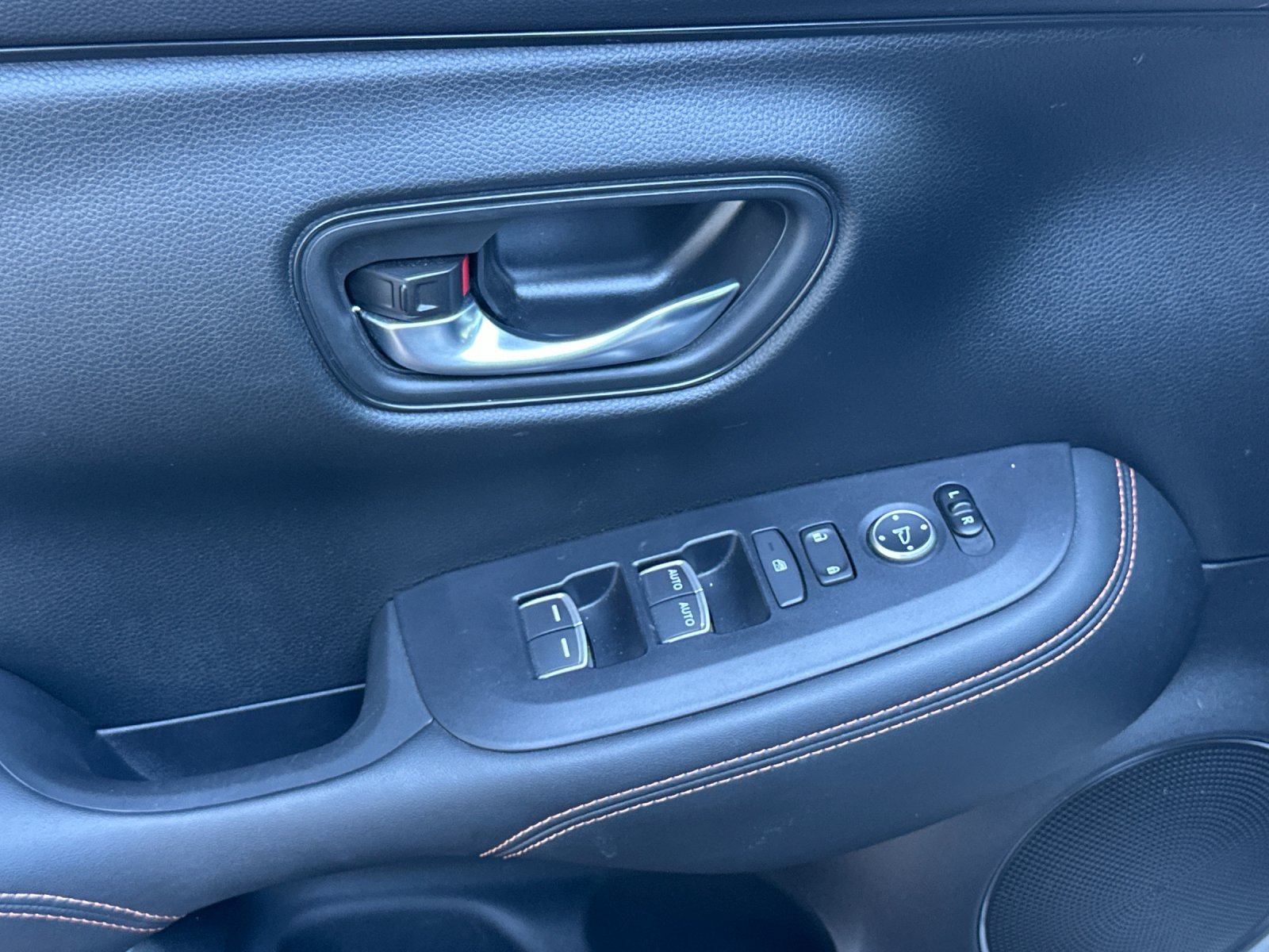 Used 2023 Honda HR-V Sport image 11