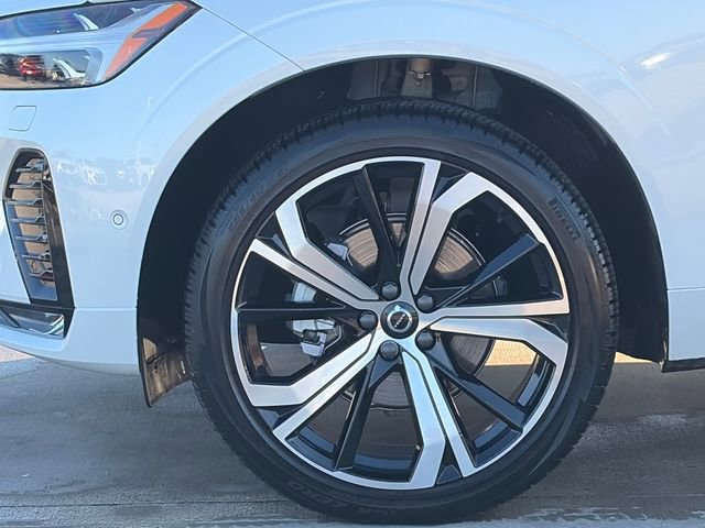 Used 2025 Volvo XC60 B5 Ultra w/ Protection Package Premier image 5