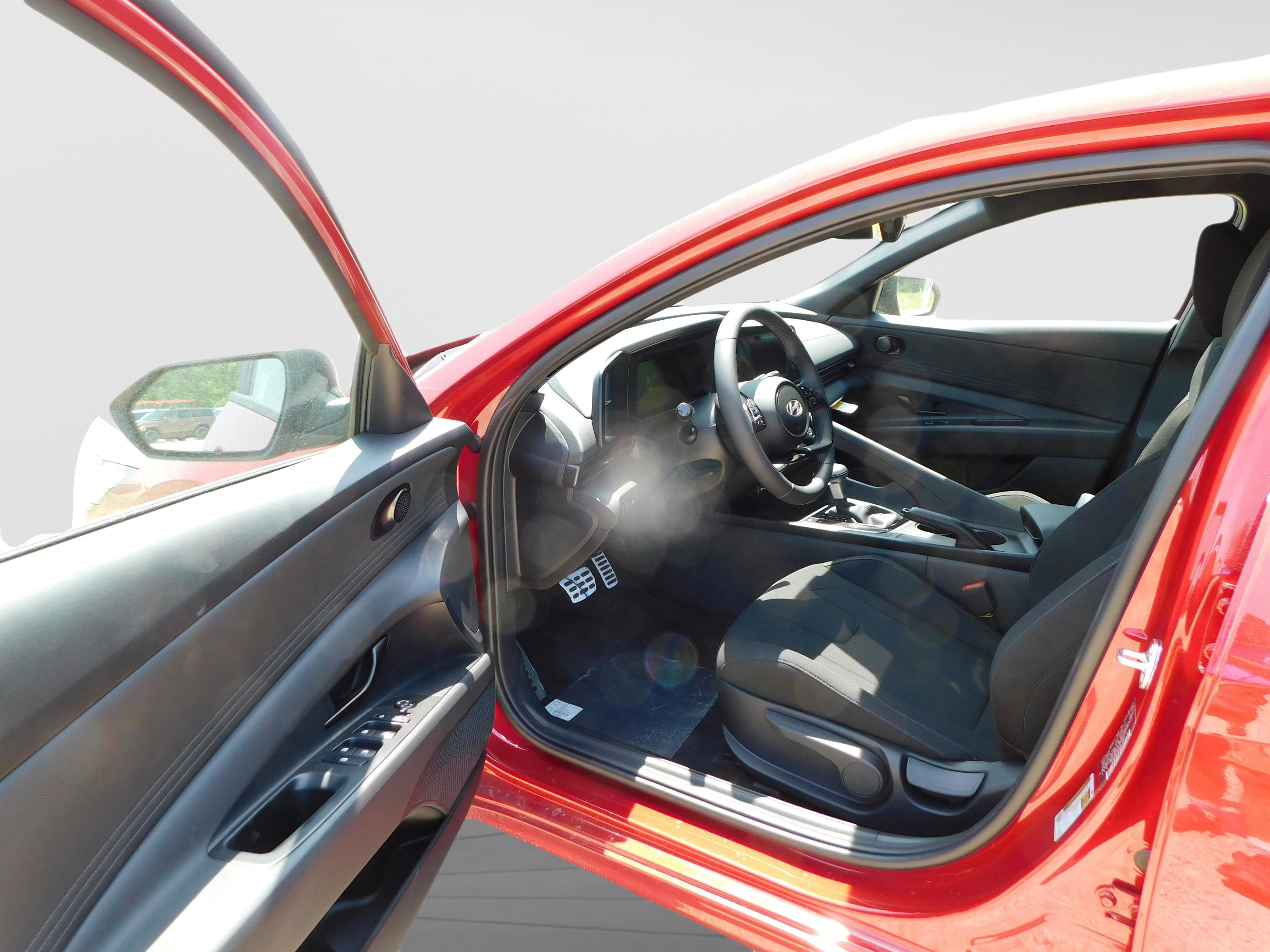 Certified 2025 Hyundai Elantra Sport image 12