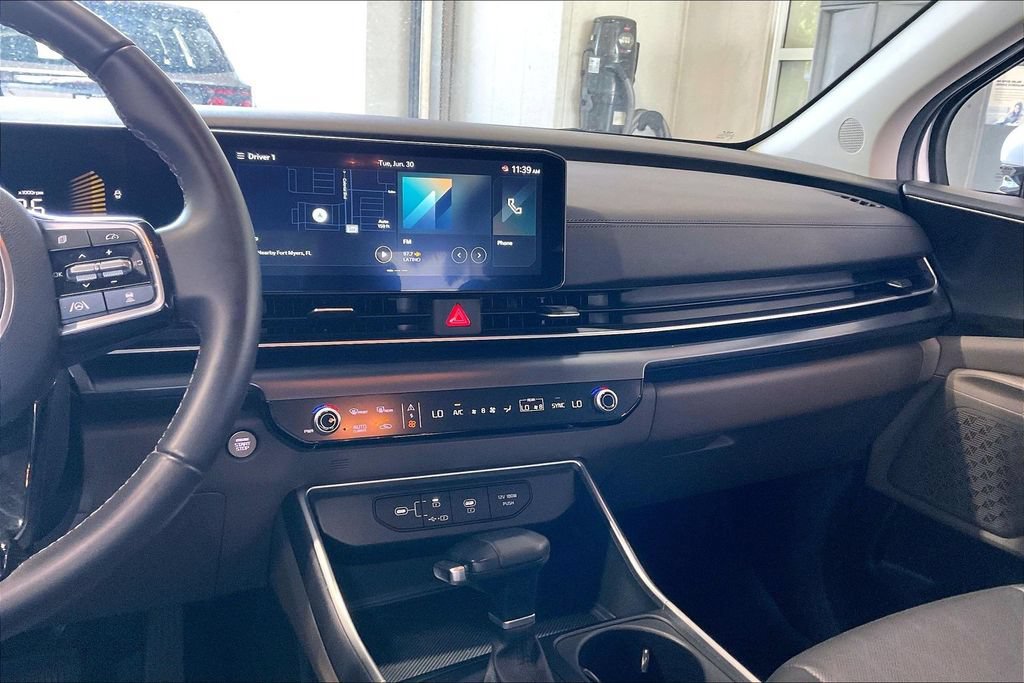 Used 2026 Kia Carnival FWD image 10