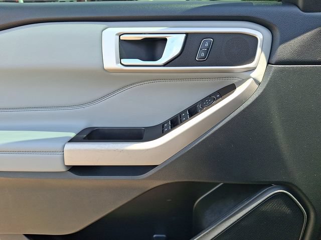 Certified 2022 Ford Explorer XLT w/ Equipment Group 202A AWD/4WD image 11