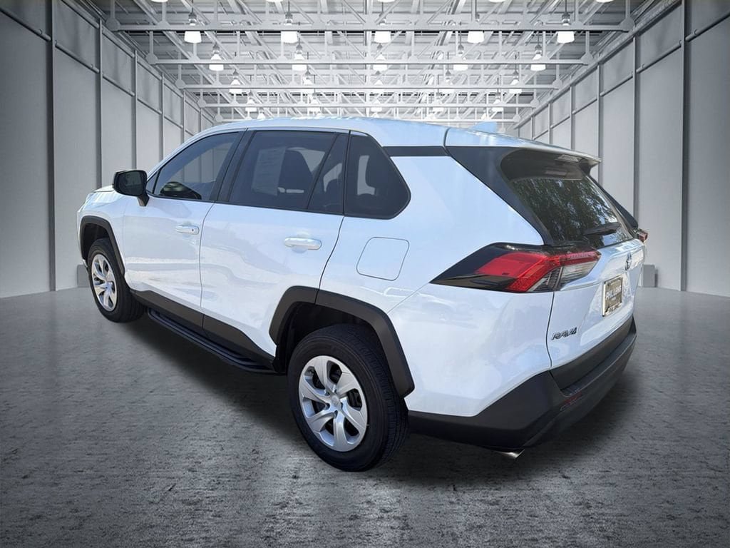 Used 2023 Toyota RAV4 LE FWD image 7