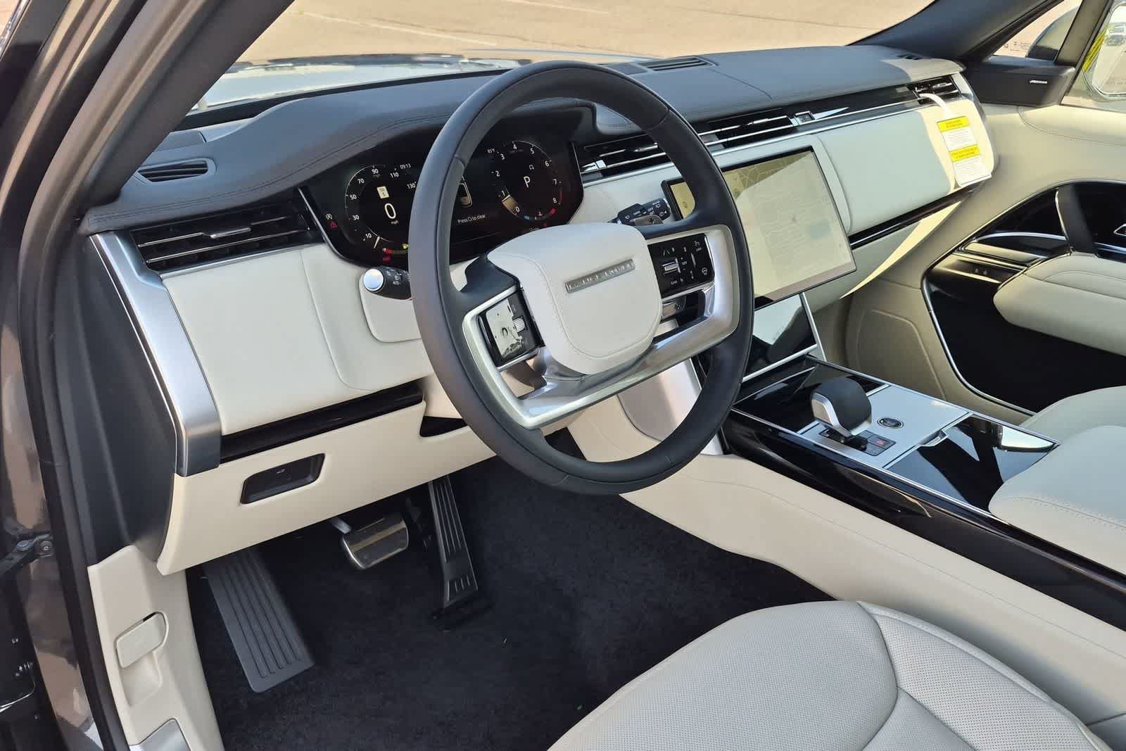 New 2026 Land Rover Range Rover Long Wheelbase SE AWD/4WD image 2