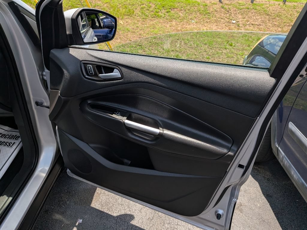 Used 2017 Ford Escape Titanium FWD image 7