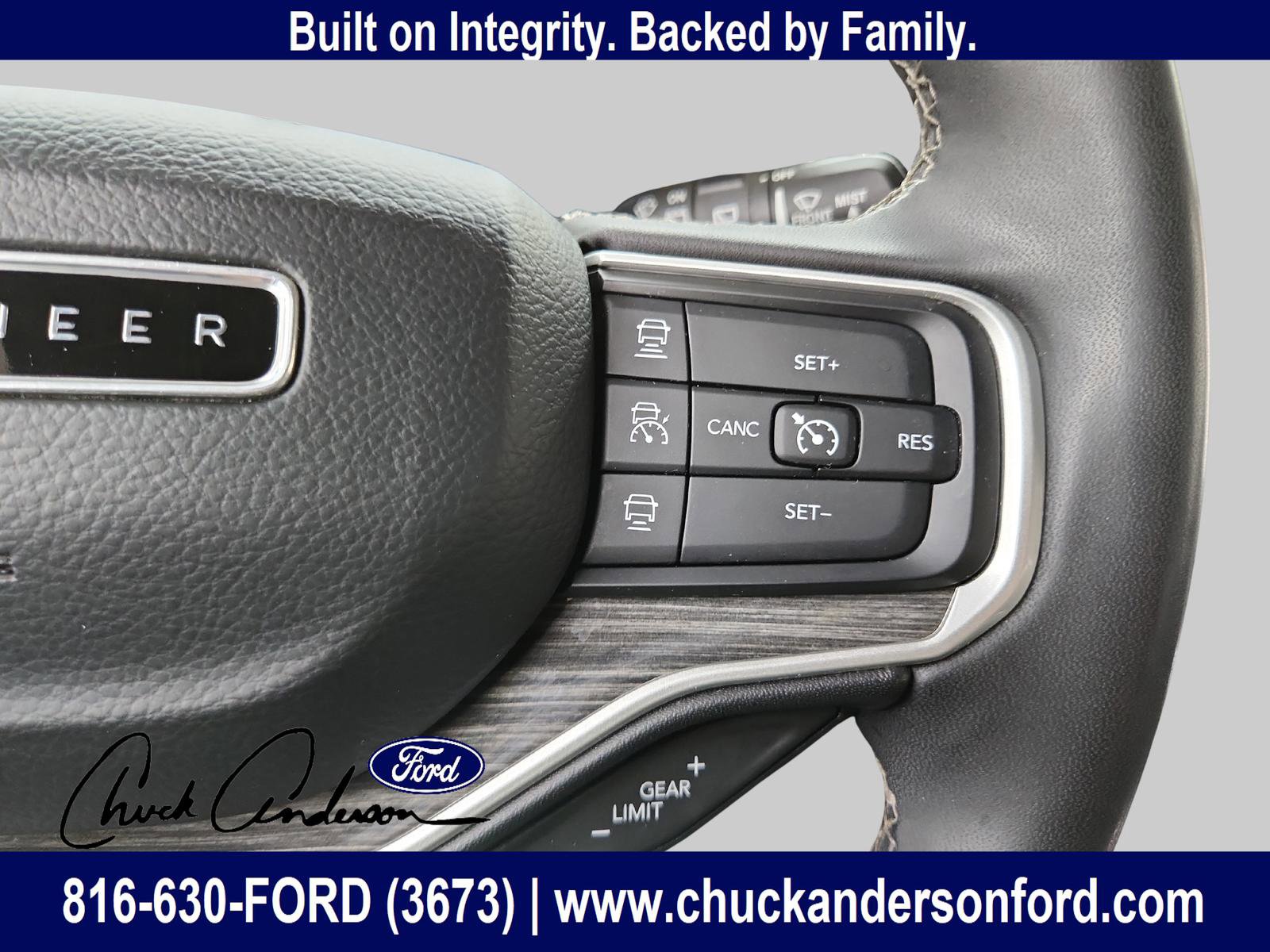 Used 2022 Jeep Wagoneer Series III w/ Flexible Seating Group image 24