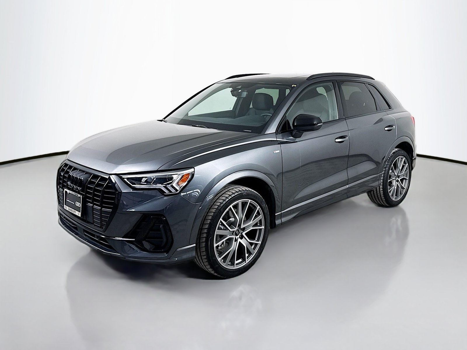 Used 2025 Audi Q3 2.0T Premium Plus w/ Premium Plus Package AWD/4WD image 1