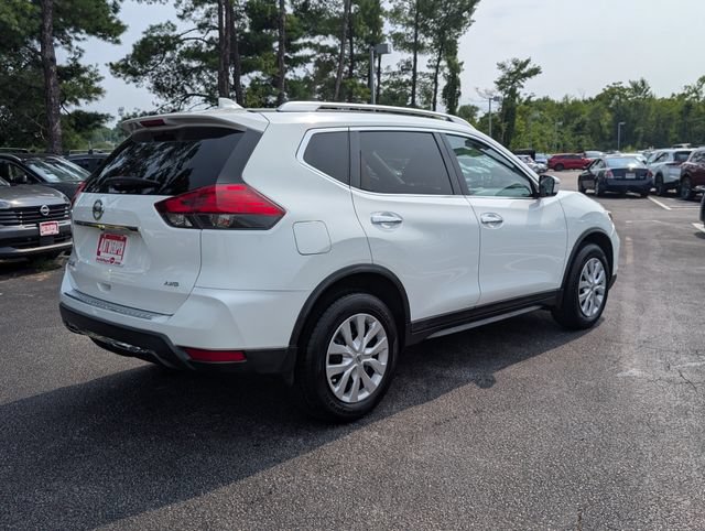 Used 2017 Nissan Rogue S w/ Appearance Package AWD/4WD image 3