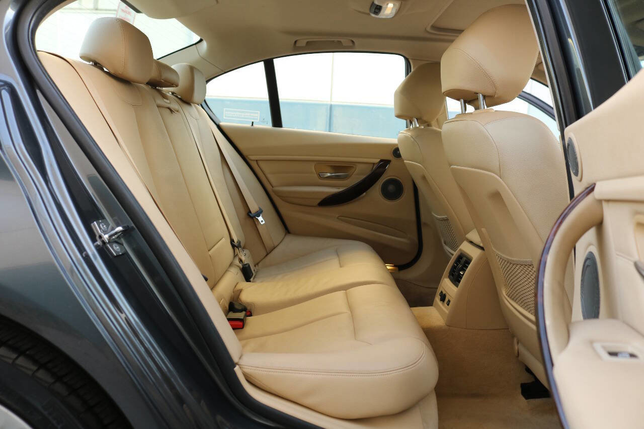 Used 2013 BMW 335i Sedan image 17