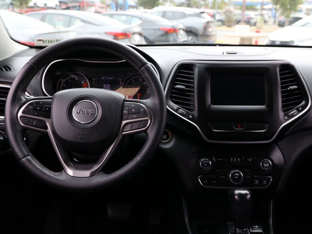 Used 2019 Jeep Cherokee Latitude Plus image 22