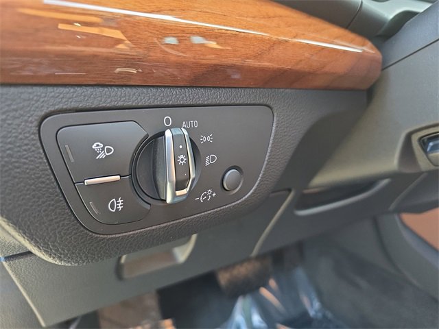 Used 2023 Audi Q5 e Premium Plus w/ Premium Plus Package image 29