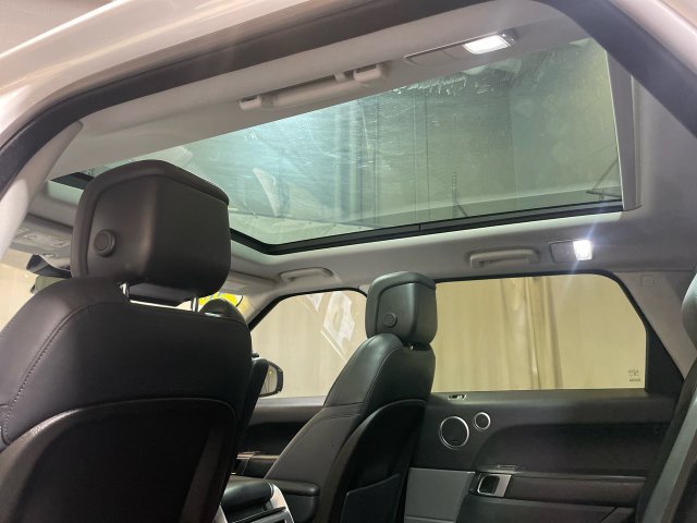 Used 2018 Land Rover Range Rover Sport HSE AWD/4WD image 27