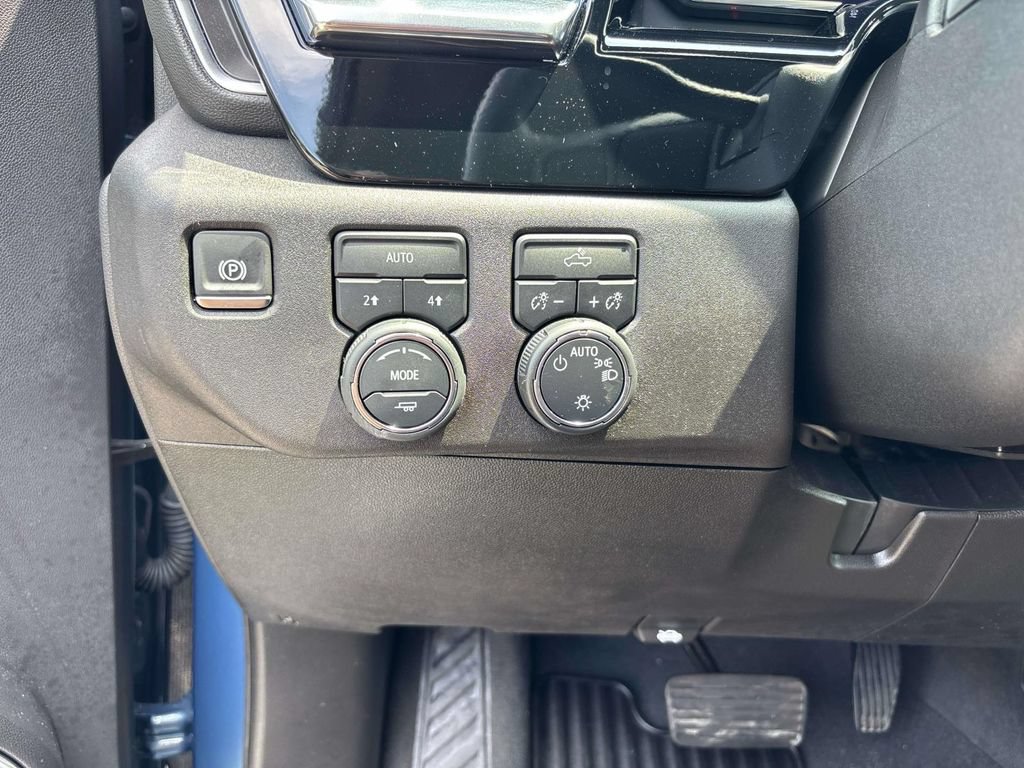 Used 2024 Chevrolet Silverado 1500 LT AWD/4WD image 20