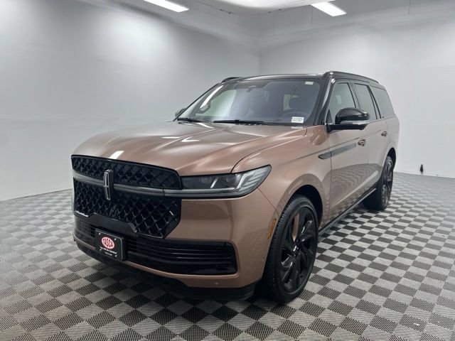 Certified 2025 Lincoln Navigator Black Label AWD/4WD image 2