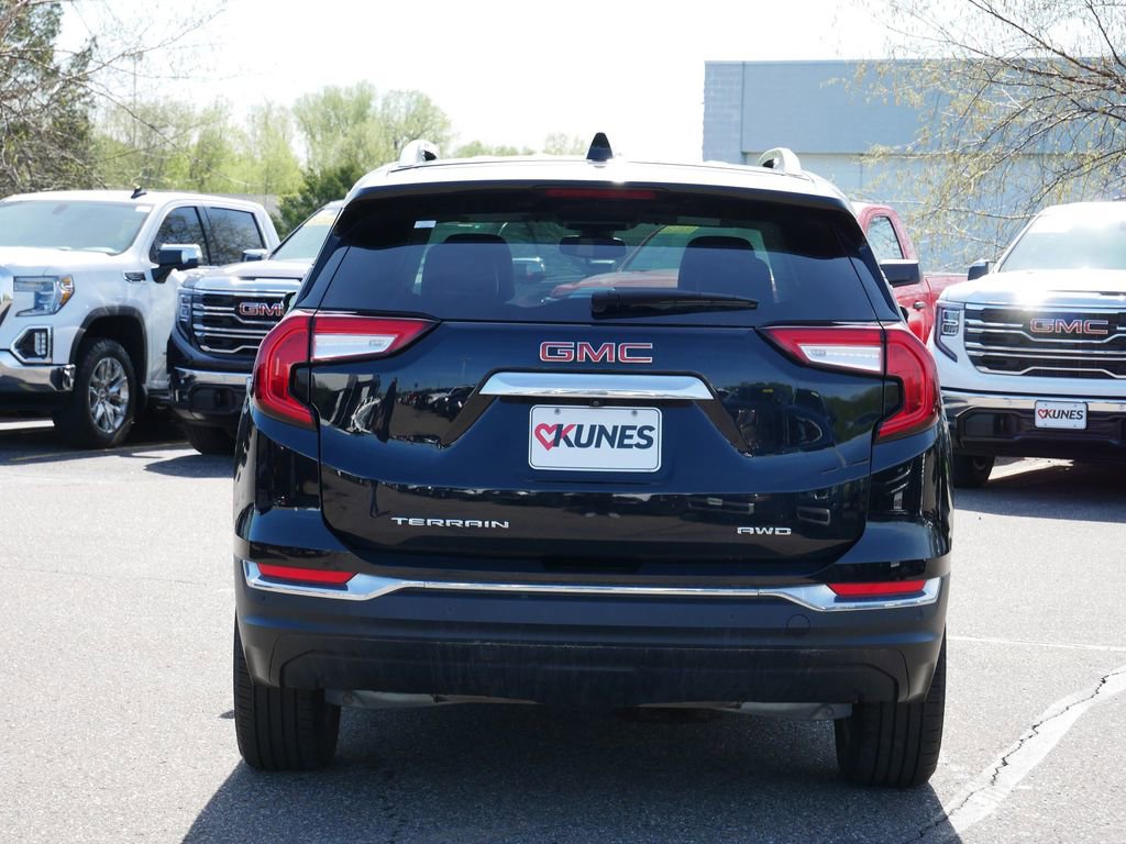 Used 2023 GMC Terrain SLT w/ Infotainment Package II AWD/4WD image 9