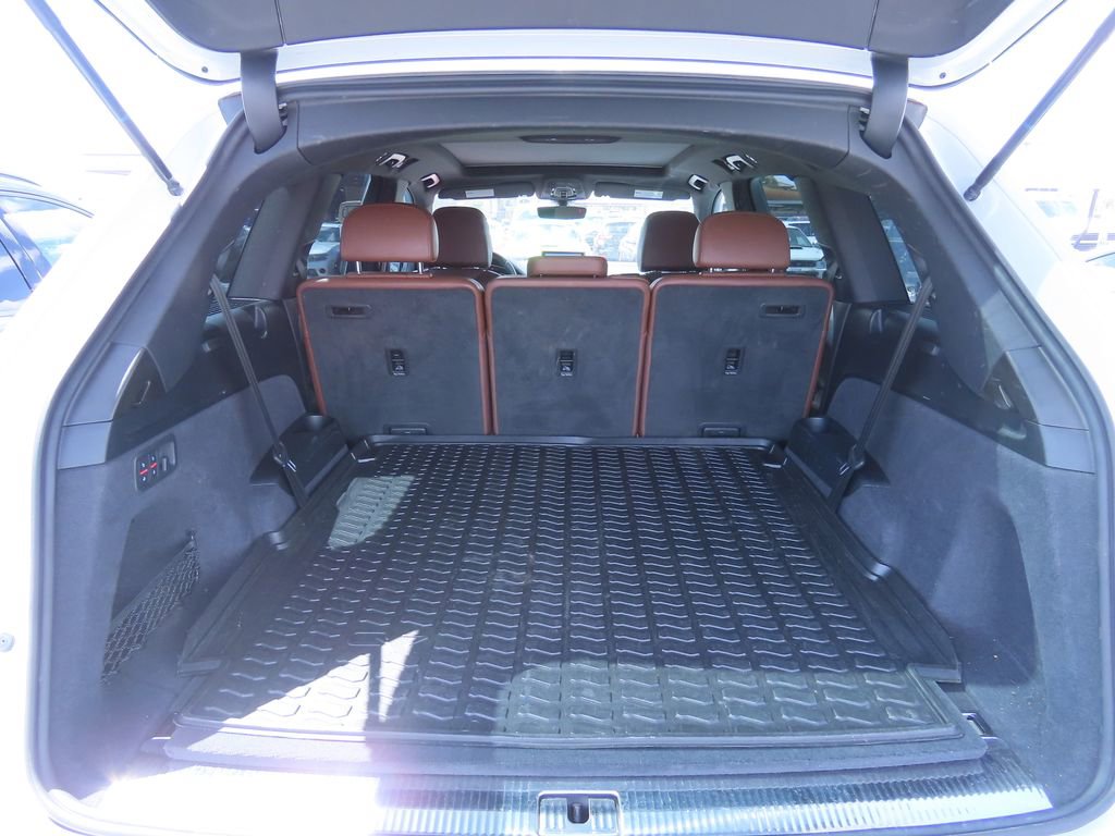 Used 2018 Audi Q7 3.0T Premium Plus AWD/4WD image 12