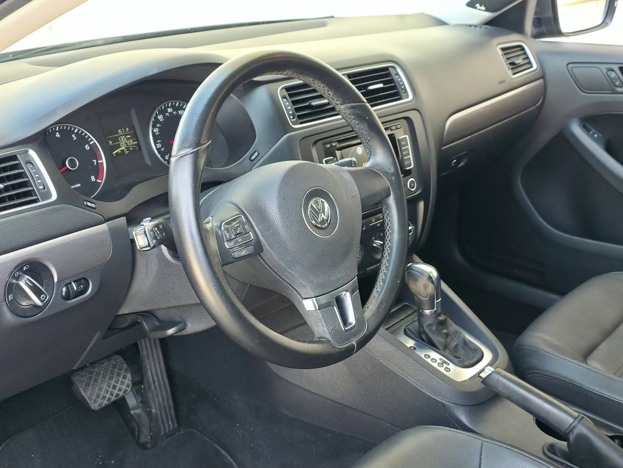 Used 2013 Volkswagen Jetta SEL FWD image 9