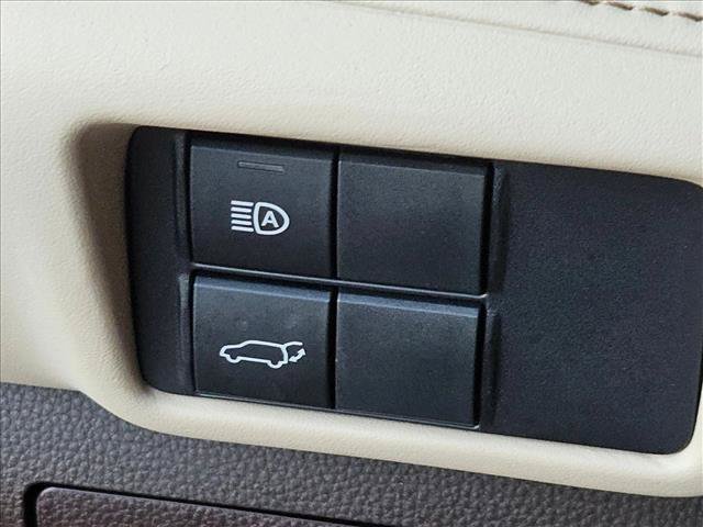 Used 2020 Toyota Highlander XLE FWD image 9