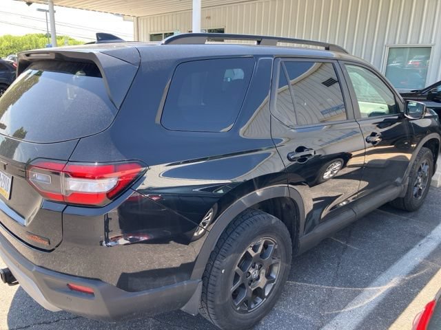 Certified 2023 Honda Pilot TrailSport image 7