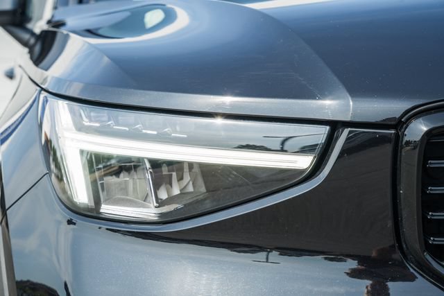Certified 2023 Volvo XC40 B5 Plus w/ Protection Package Premier AWD/4WD image 13