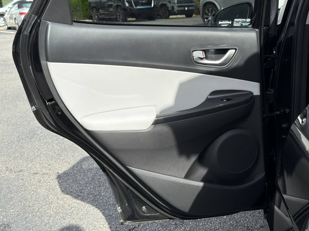 Used 2023 Hyundai Kona Limited FWD image 21