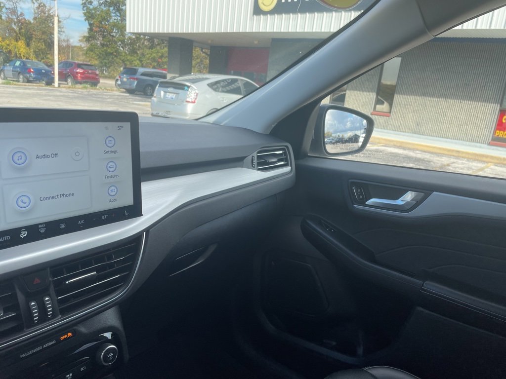 Used 2023 Ford Escape Platinum image 45