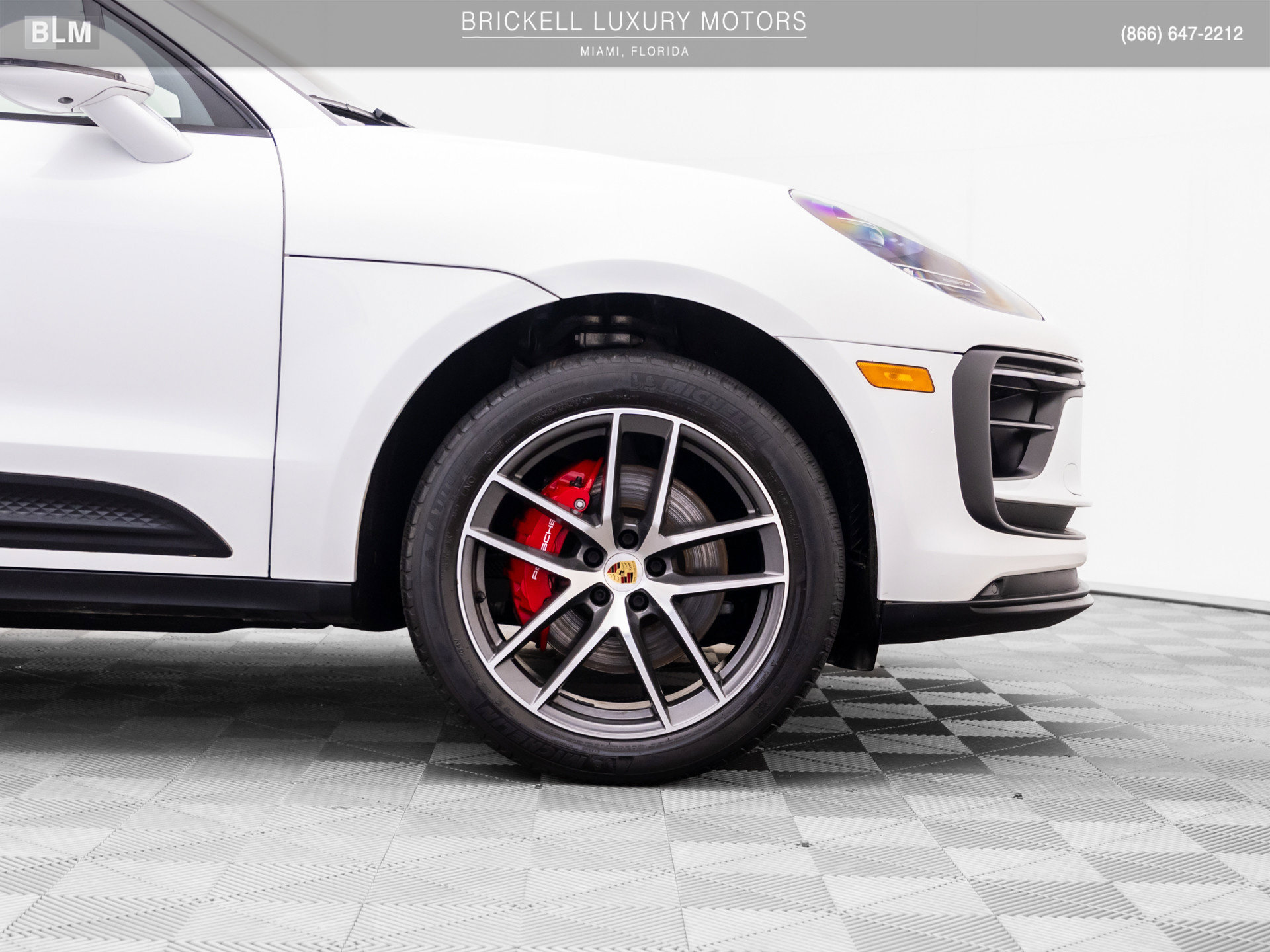 Used 2023 Porsche Macan S AWD/4WD image 31