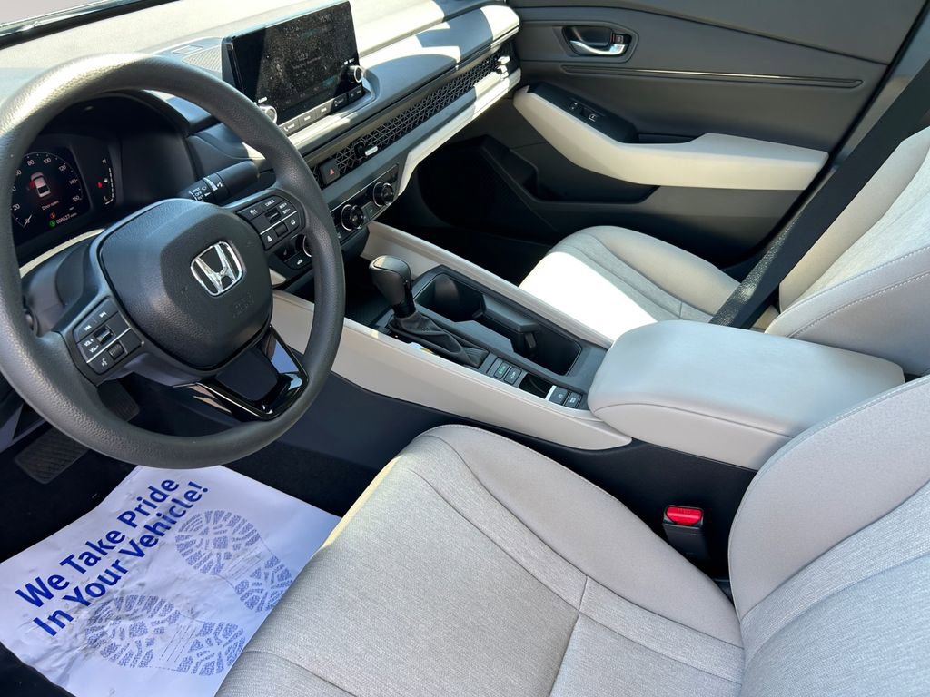 Used 2025 Honda Accord SE image 10