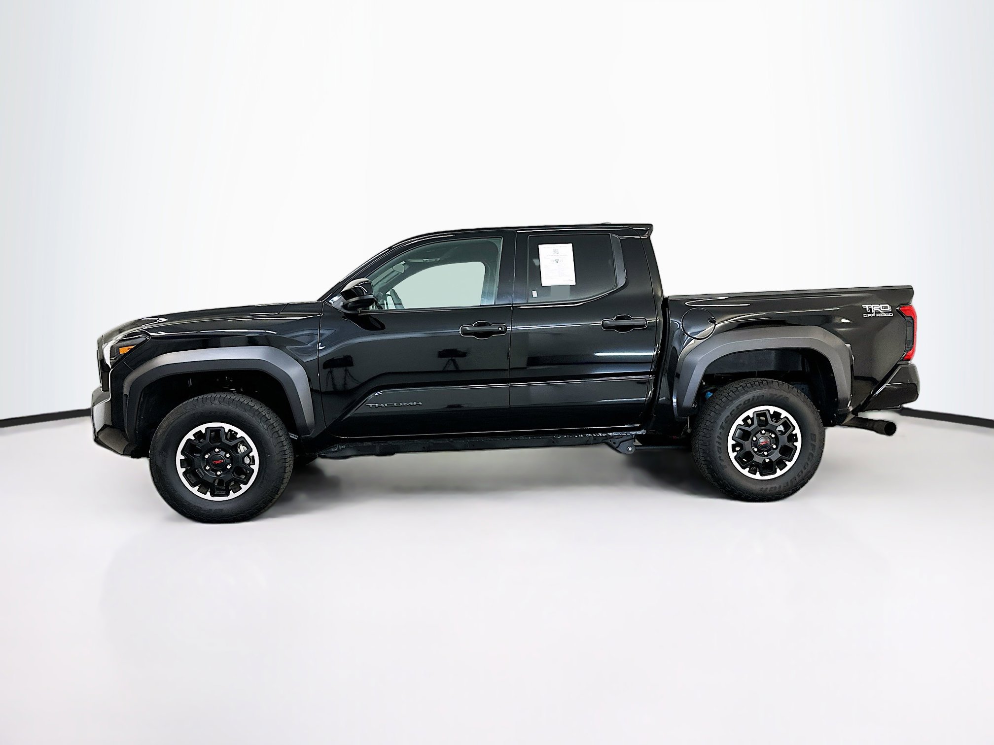 Used 2025 Toyota Tacoma TRD Off-Road image 4
