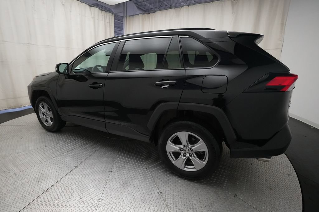 Used 2025 Toyota RAV4 XLE image 31