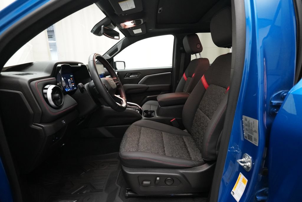 Used 2024 Chevrolet Colorado Z71 w/ Z71 Convenience Package 2 AWD/4WD image 7