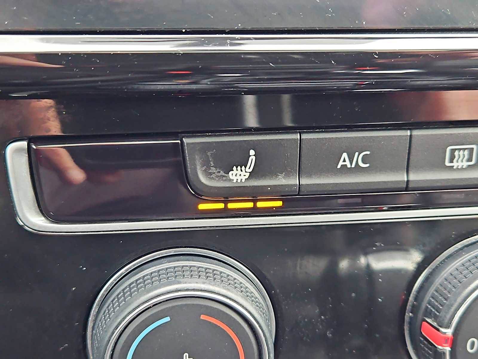 Used 2018 Volkswagen GTI SE w/ SE Leather Package image 24