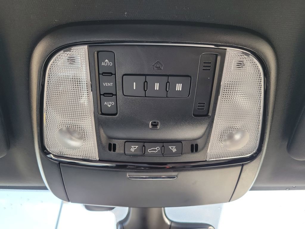 Used 2024 Dodge Durango GT image 35