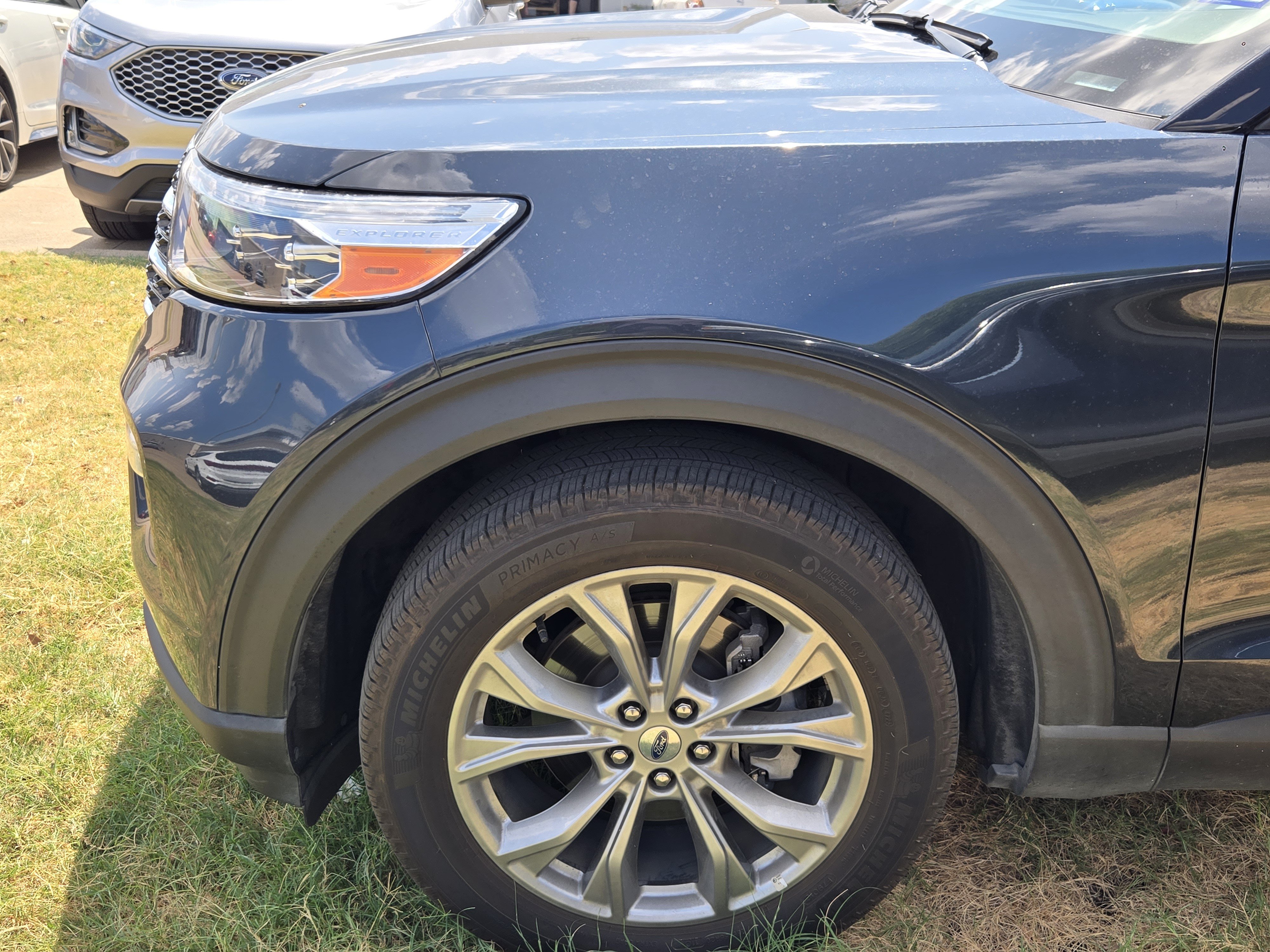 Used 2023 Ford Explorer XLT w/ Equipment Group 202A RWD image 8
