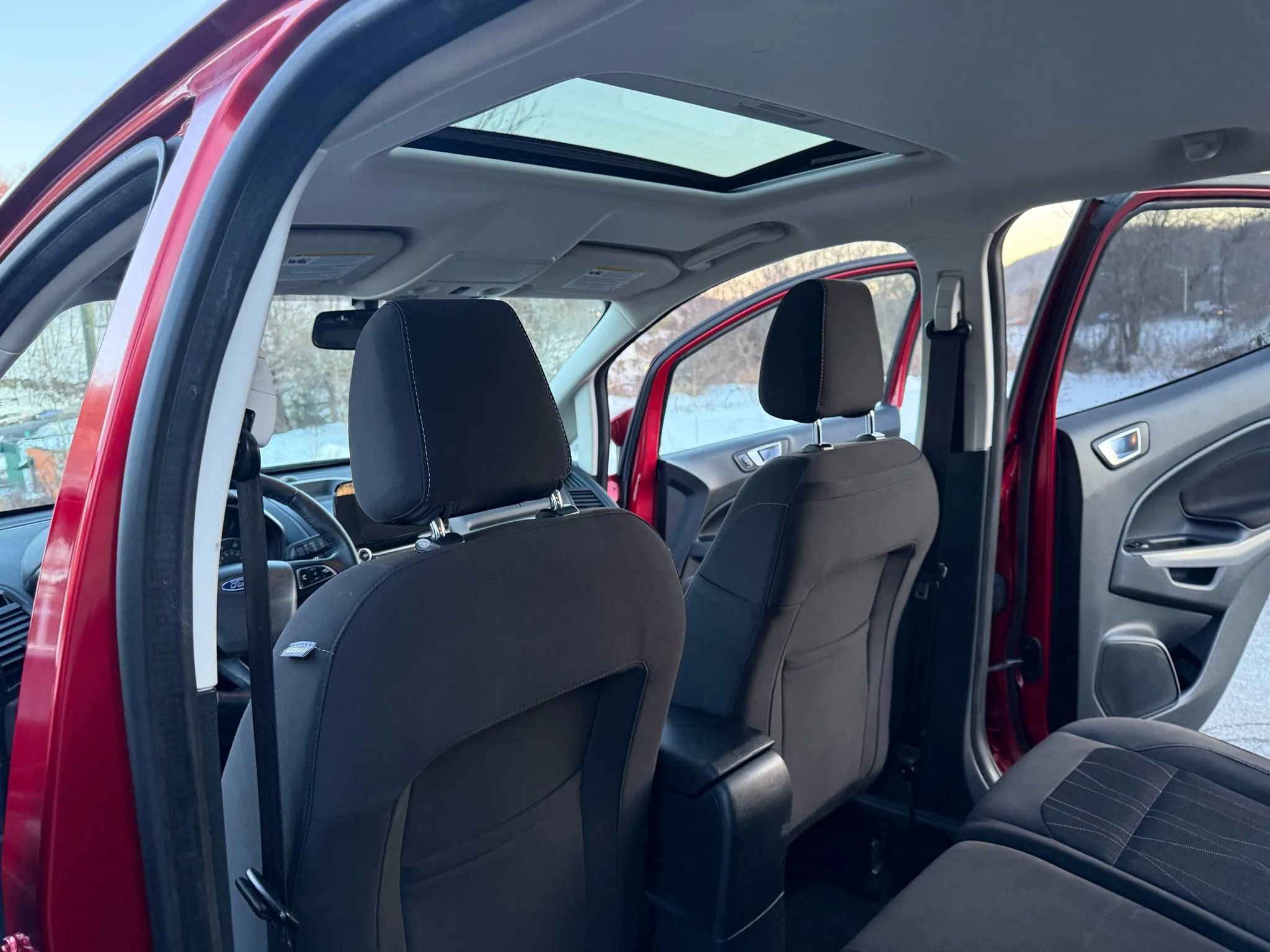 Used 2018 Ford EcoSport SE image 21