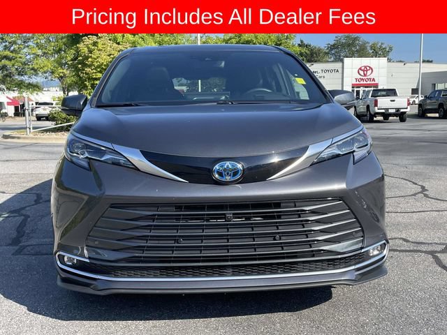 Used 2025 Toyota Sienna Platinum AWD/4WD image 8