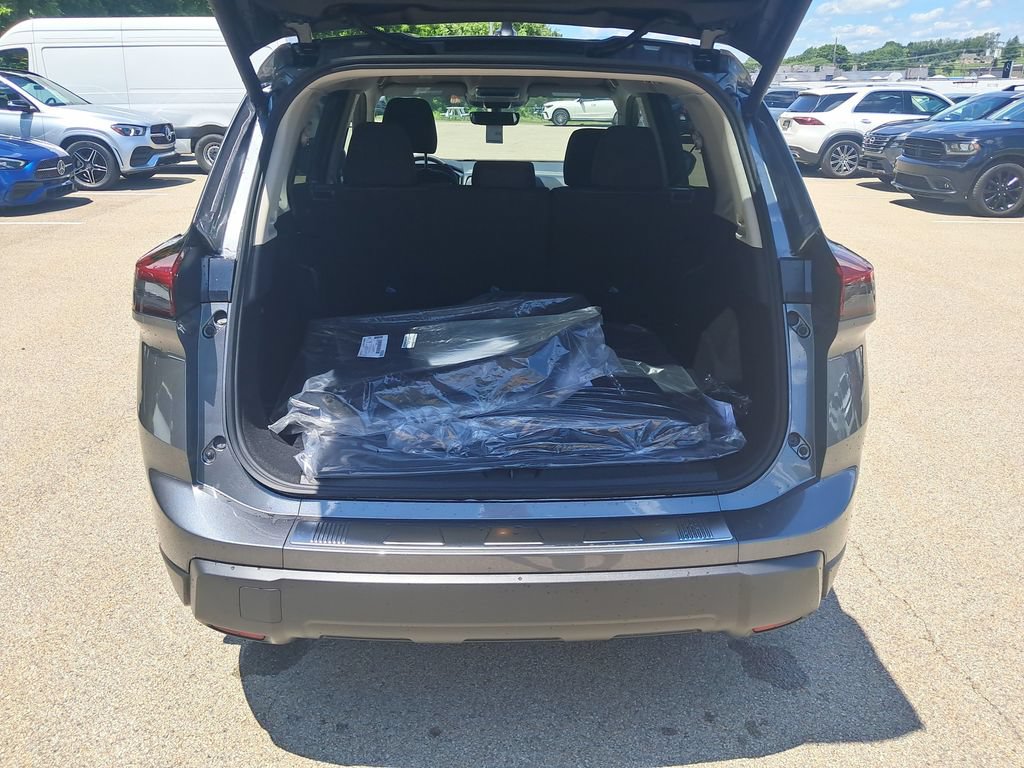 New 2026 Nissan Rogue SV w/ Cold Weather Package AWD/4WD image 24