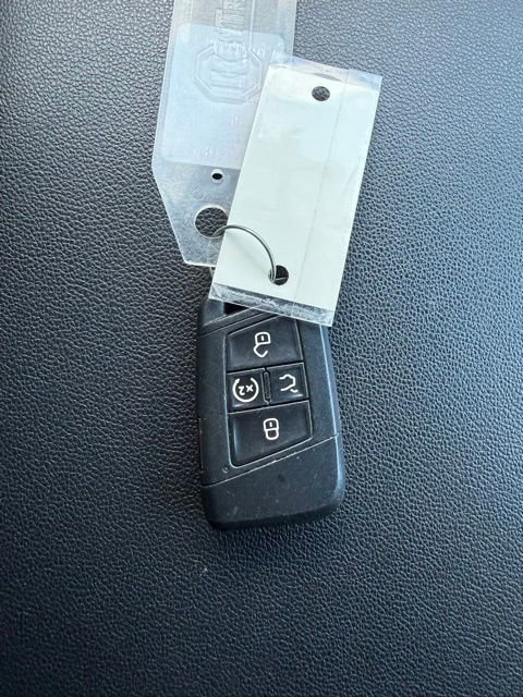 Certified 2021 Volkswagen Atlas Cross Sport SE image 33