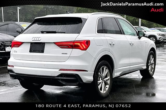 Used 2023 Audi Q3 2.0T Premium w/ Convenience Package AWD/4WD image 2