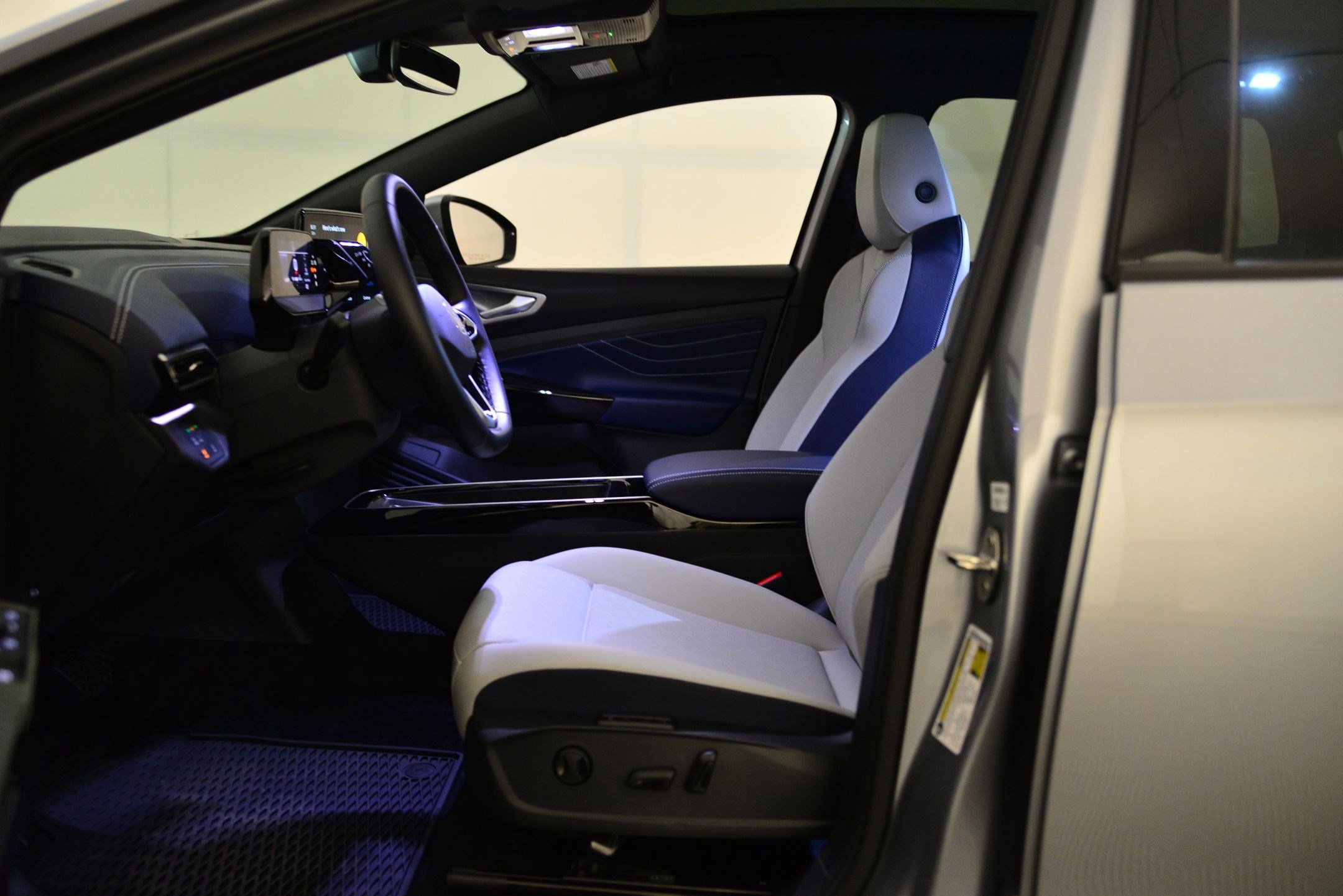 Used 2025 Volkswagen ID.4 S Limited image 23