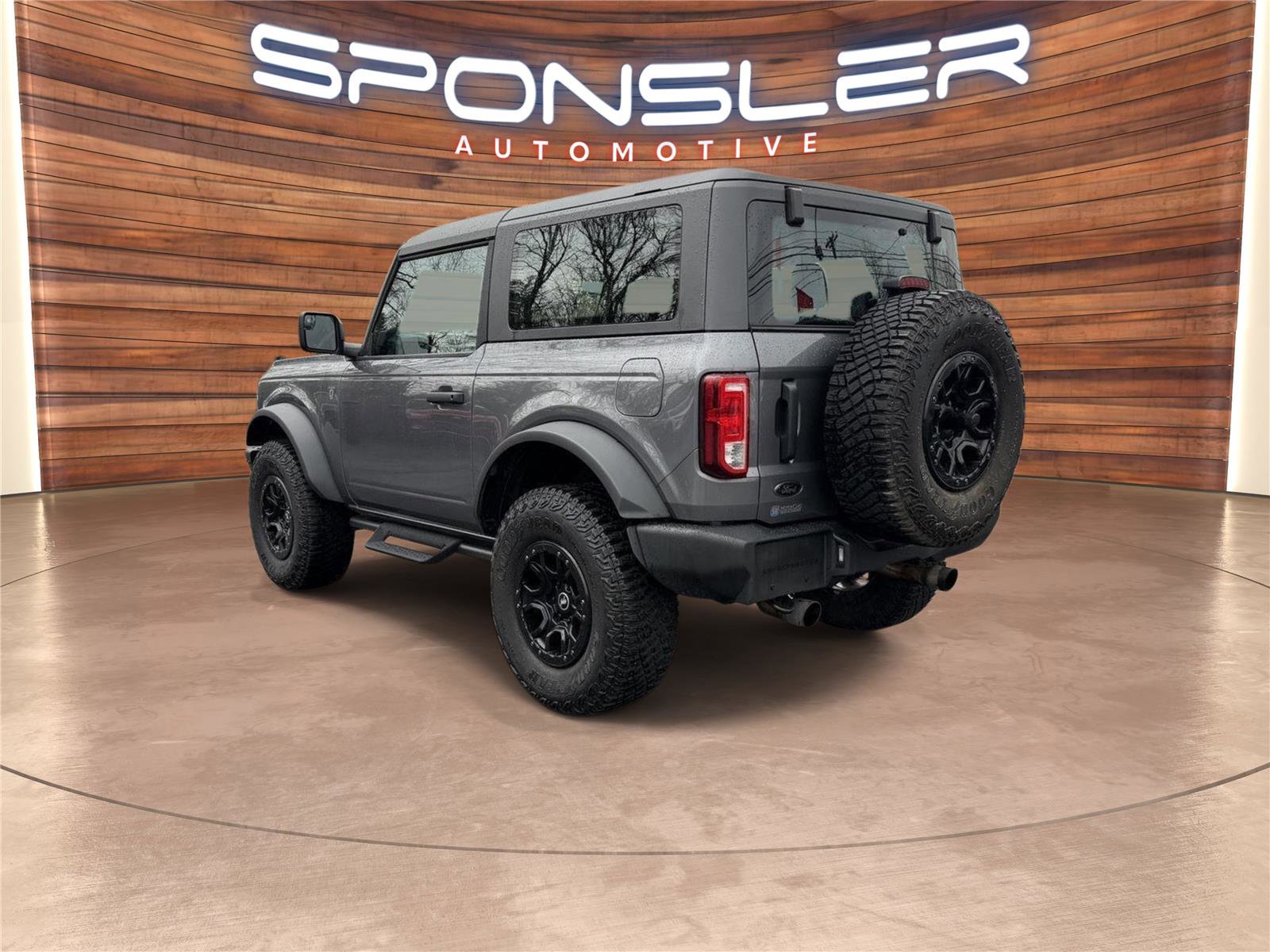 Used 2023 Ford Bronco 2-Door w/ Sasquatch Package image 3