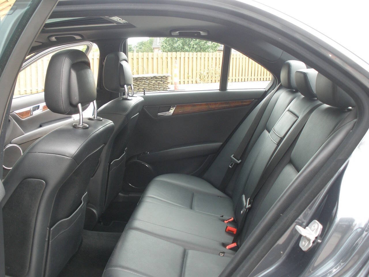 Used 2010 Mercedes-Benz C 300 4MATIC Sedan image 28