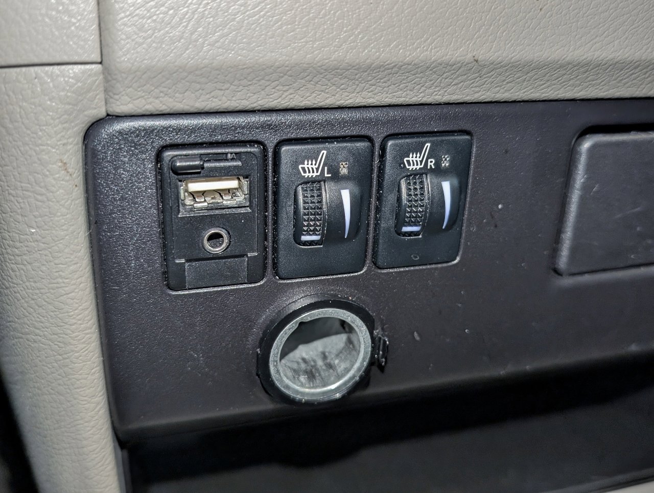 Used 2017 Toyota Sienna XLE image 45