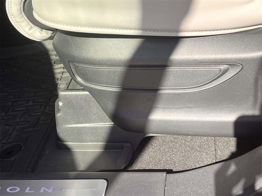 New 2026 Lincoln Aviator Reserve image 11