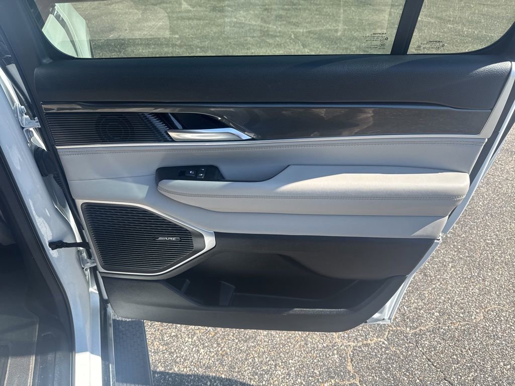 Used 2023 Jeep Wagoneer L 4WD w/ Premium Group I image 32