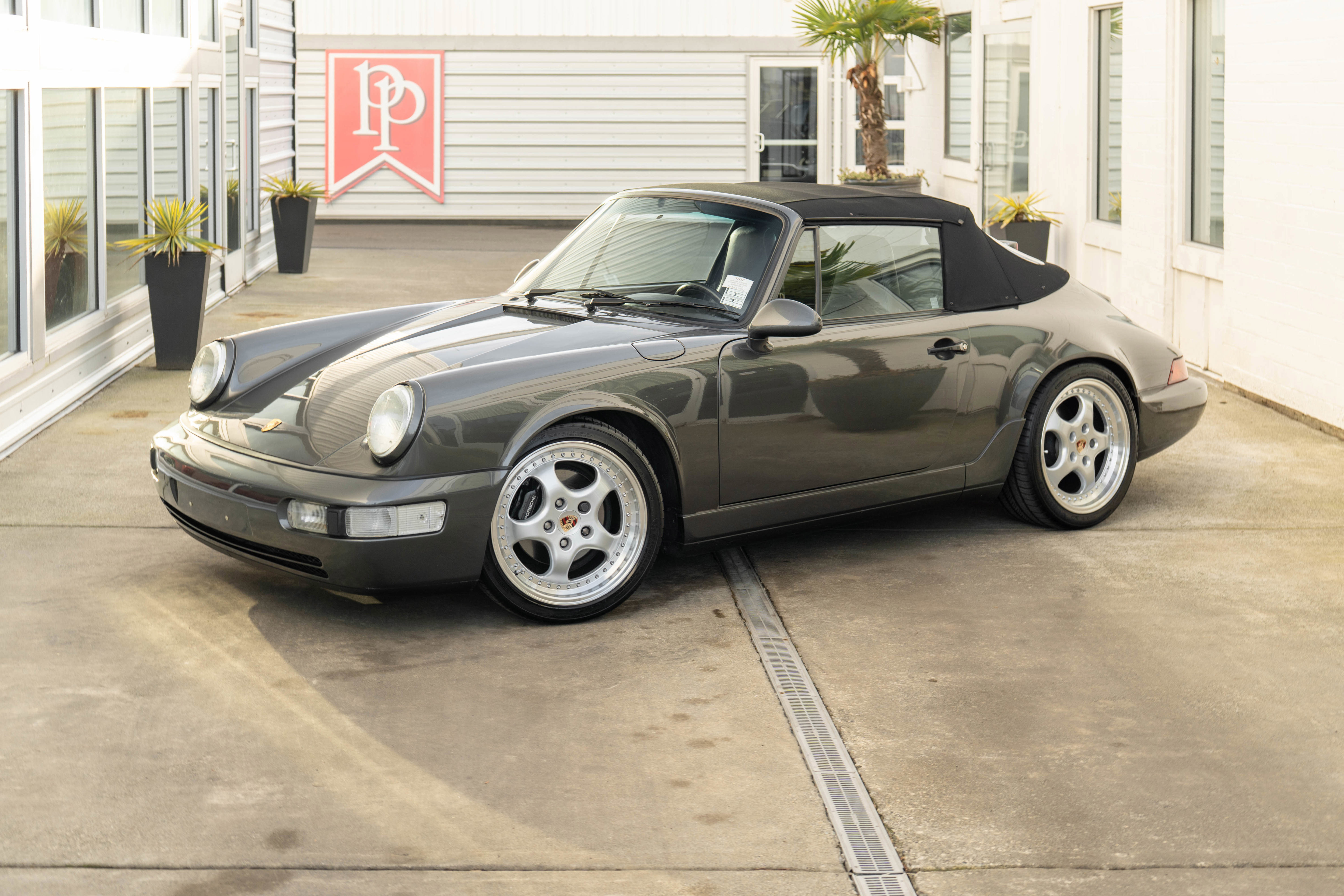 Used 1992 Porsche 911 Carrera RWD image 2