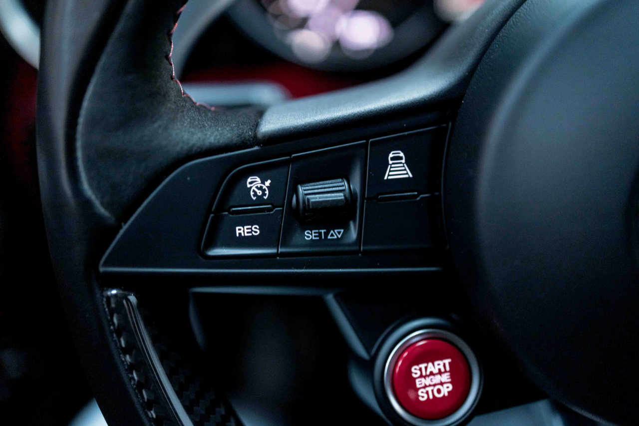 Used 2017 Alfa Romeo Giulia Quadrifoglio image 77