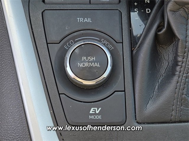 Used 2022 Toyota RAV4 SE w/ Convenience Package image 28