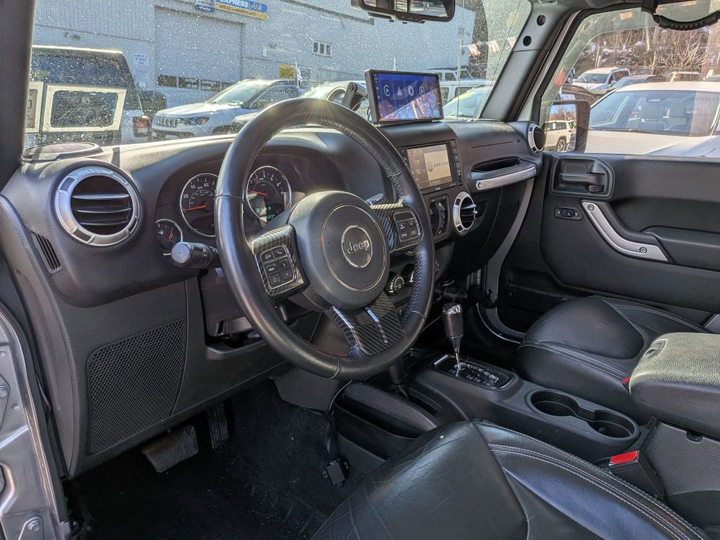 Used 2017 Jeep Wrangler Unlimited Sahara w/ Dual Top Group AWD/4WD image 11